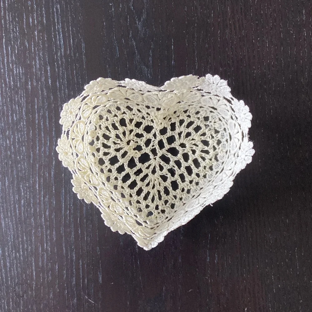 NIB Heart shaped lace baskets